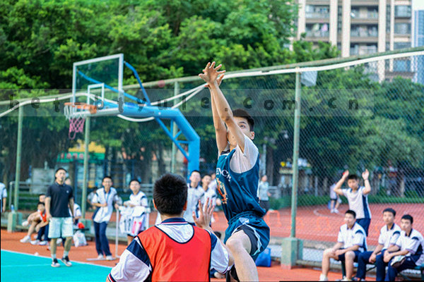 电子比分牌风格，显示2:1